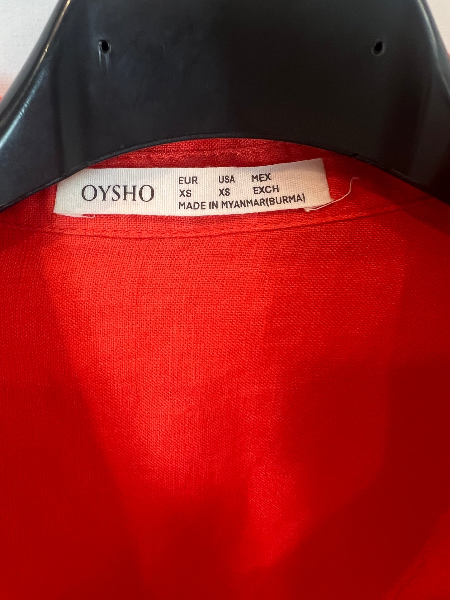 OYSHO. Blusa roja lino oversized T.xs