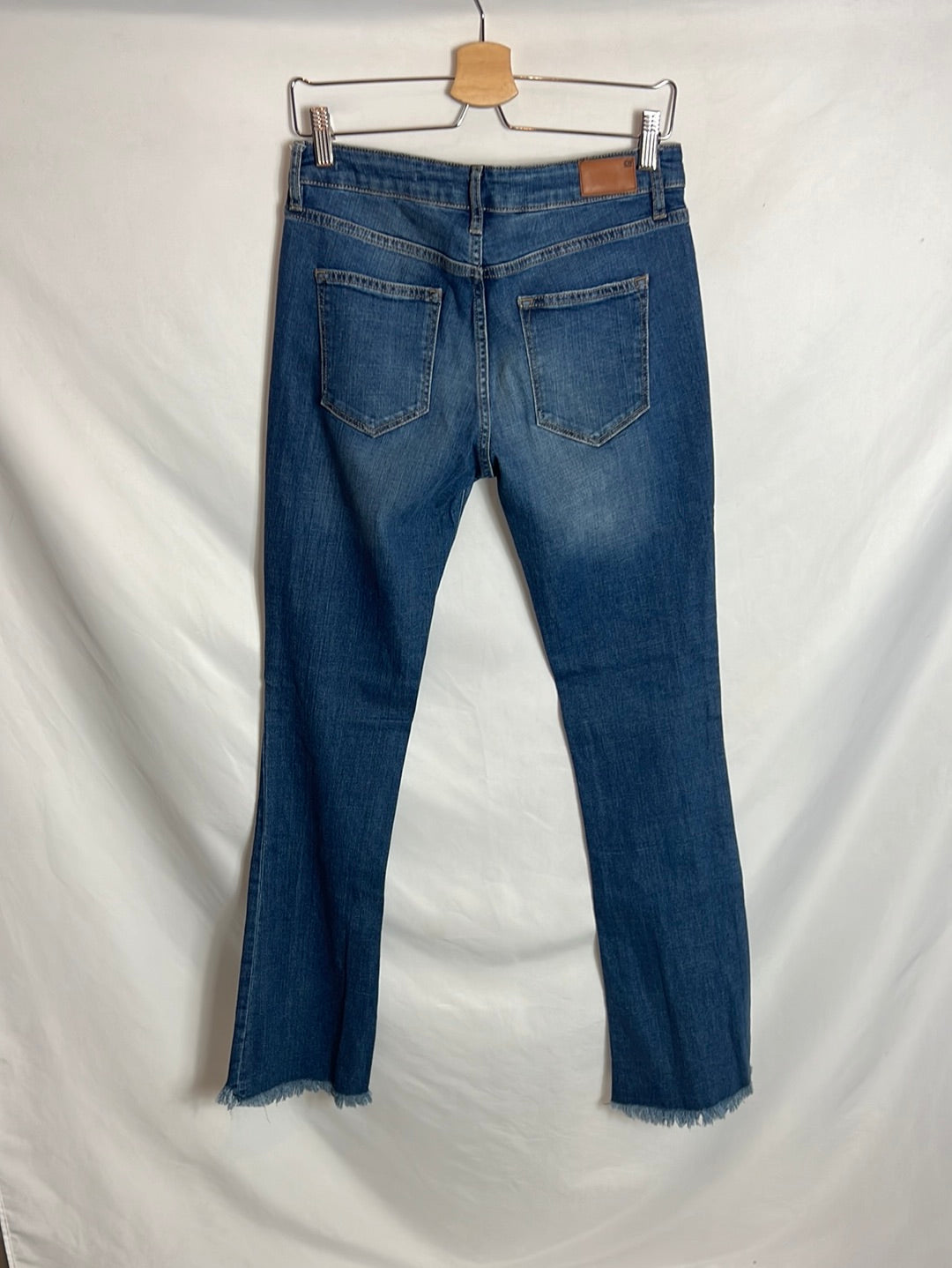 ZARA. Denim lligeramente acampanado. T 38