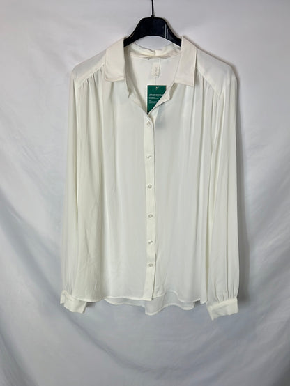 H&M. Blusa blanca fluida  T.m