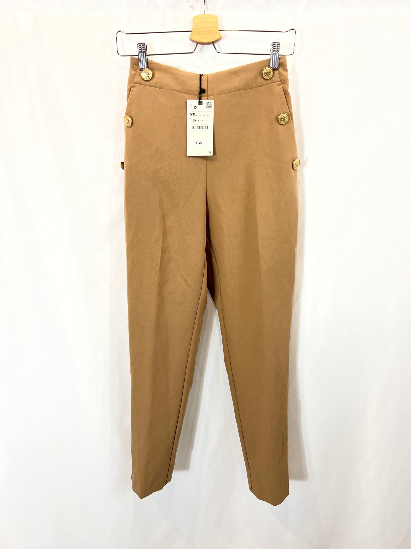 ZARA. Pantalón beige botones T.xs