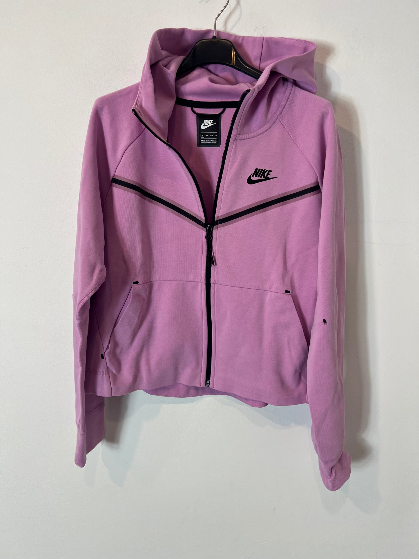 NIKE. Conjunto sudadera y pantalón felpa. T XS