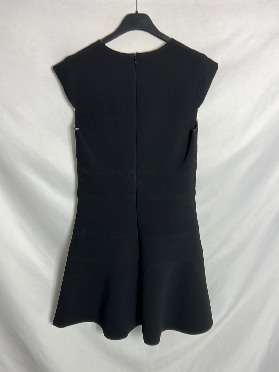 SANDRO. Vestido negro corto textura. T 1(S)