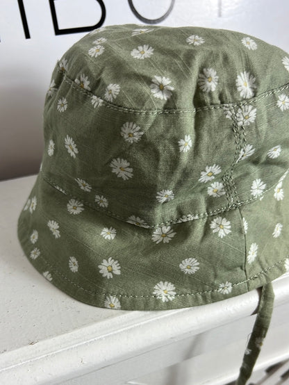 H&M. Bucket verde flores. T 6-9  meses