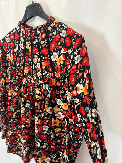 ZARA. Blusa negra flores T.m