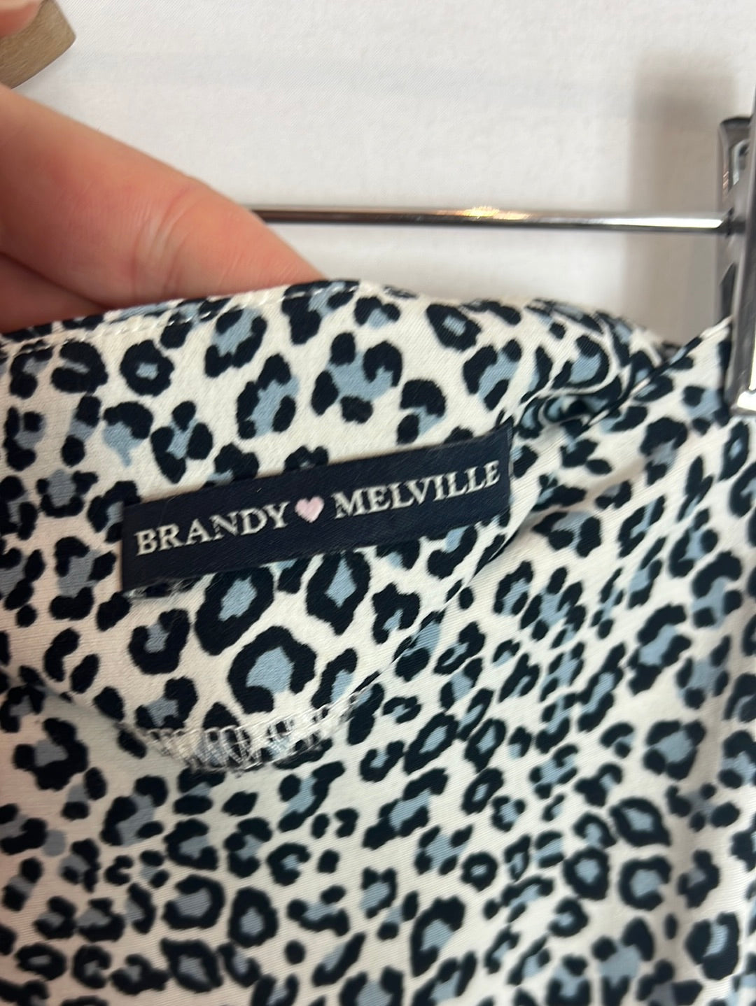 BRANDY MELVILLE. Falda midi animal print. T XS