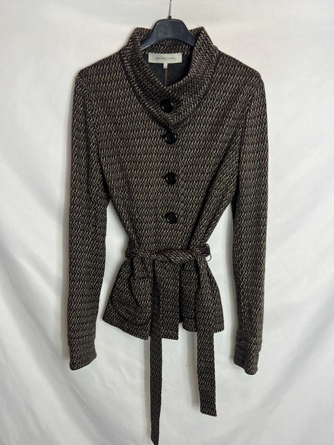 GERARD DAREL. Chaqueta espiga marrón T.42