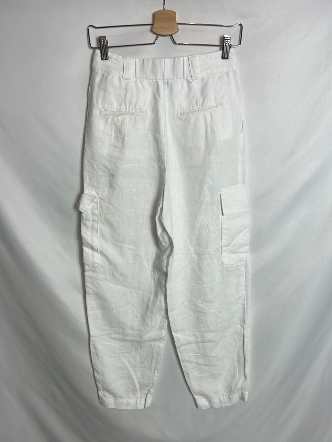 BENETTON. Pantalón lino blanco cargo. T 38