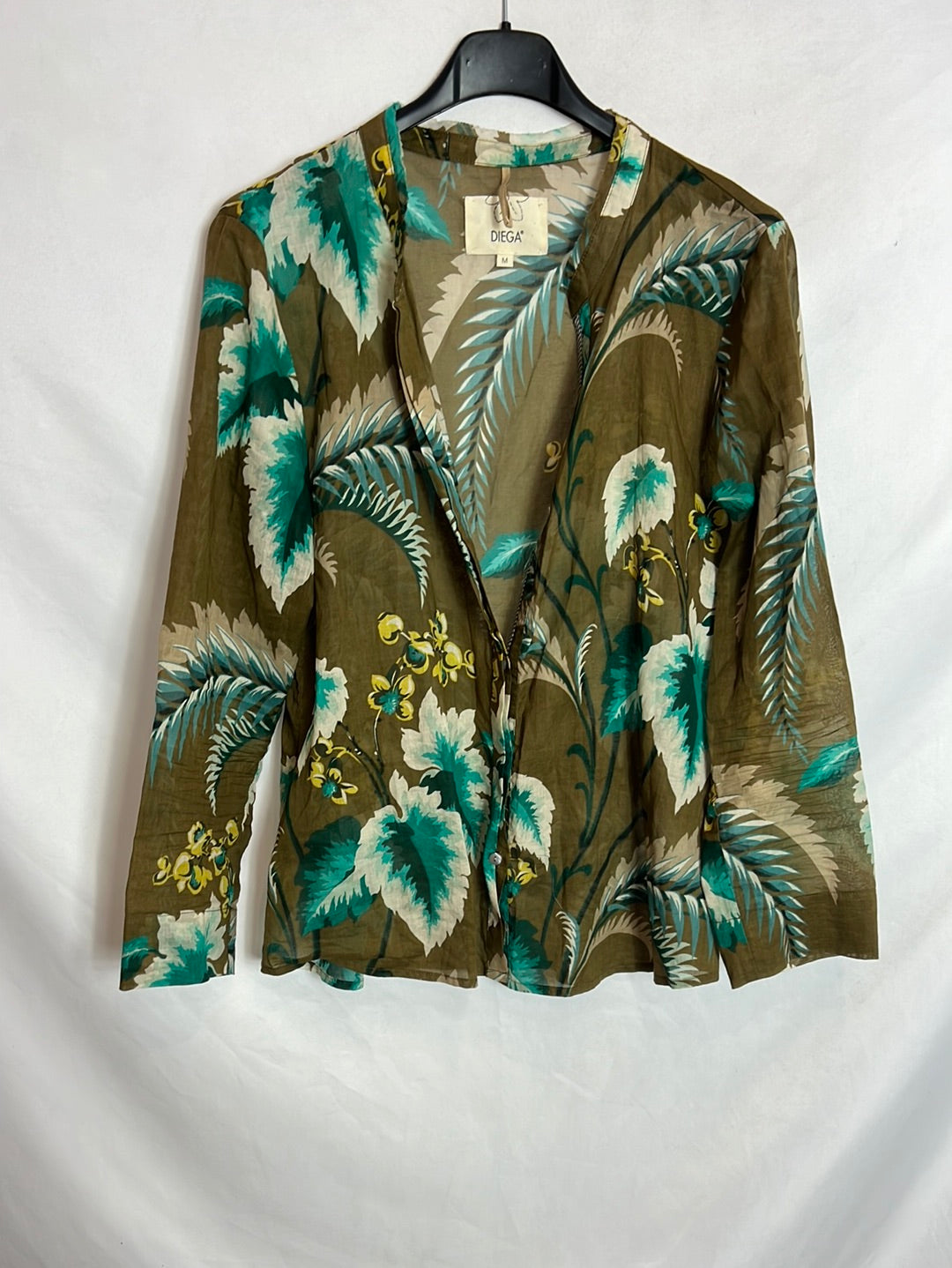 DIEGA. Blusa verde estampada. TM (Tara)