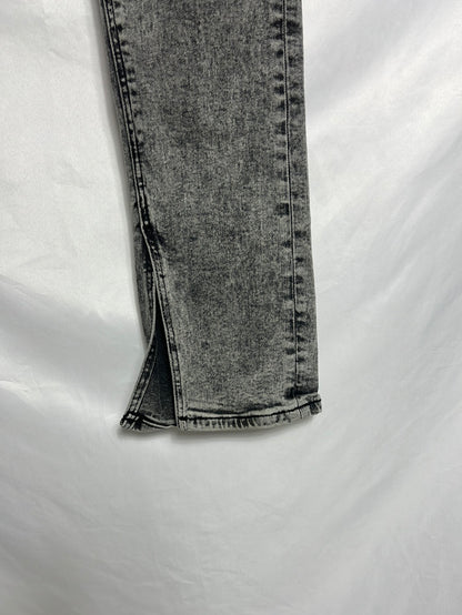 ZARA. Pantalón denim gris recto aperturas. T 34