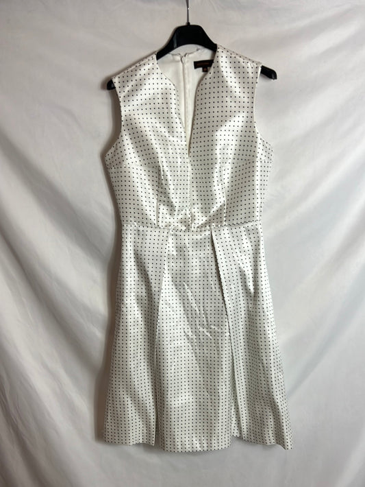 ADOLFO DOMINGUEZ. Vestido blanco mini lunares negros. T 38