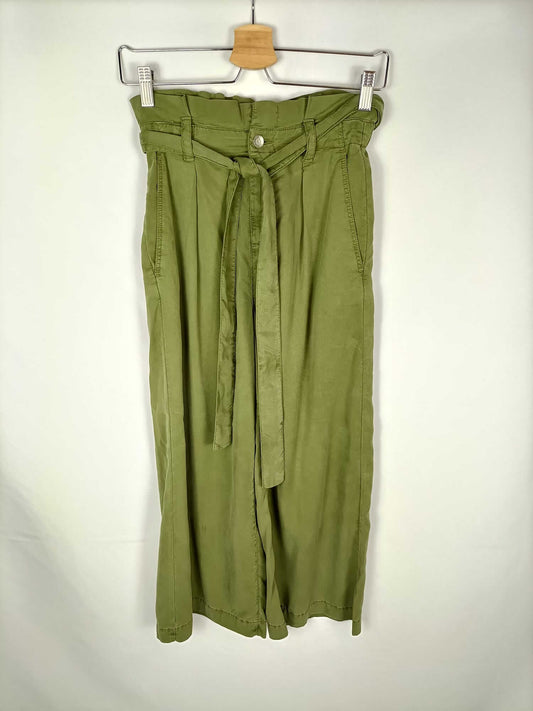 ZARA. Pantalón fluido verde T.xs