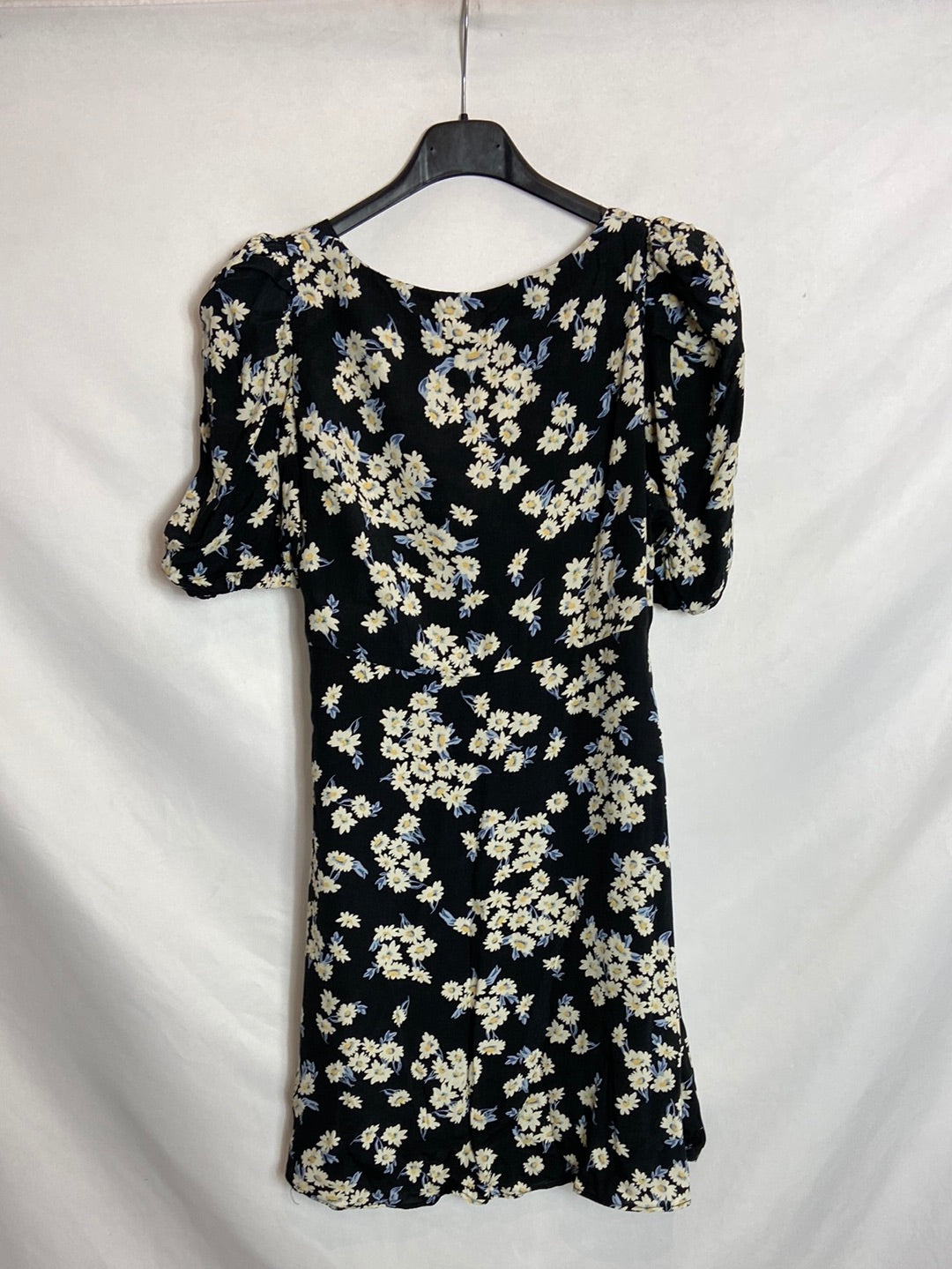 ZARA. Vestido mini negro flores T. S