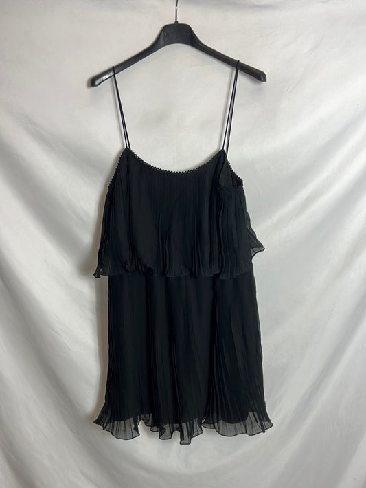 ZARA. Vestido corto negro volantes. T L