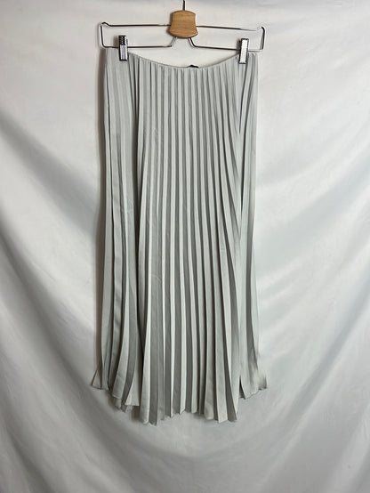 ZARA. Falda midi plisada gris claro. T M