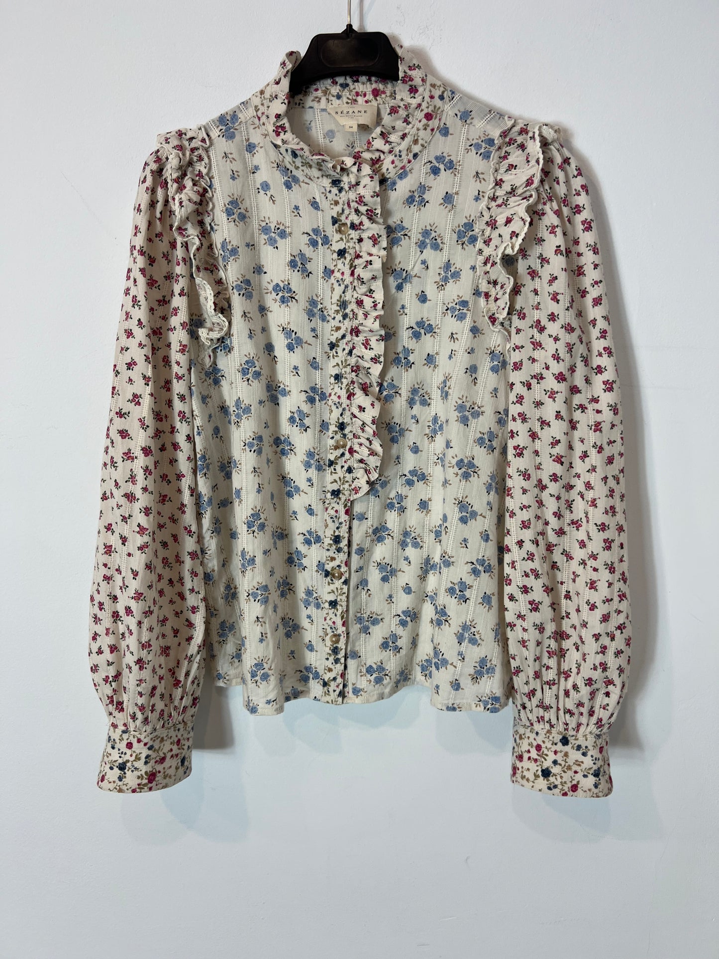 SEZANE. Blusa flores detalle volante T.34