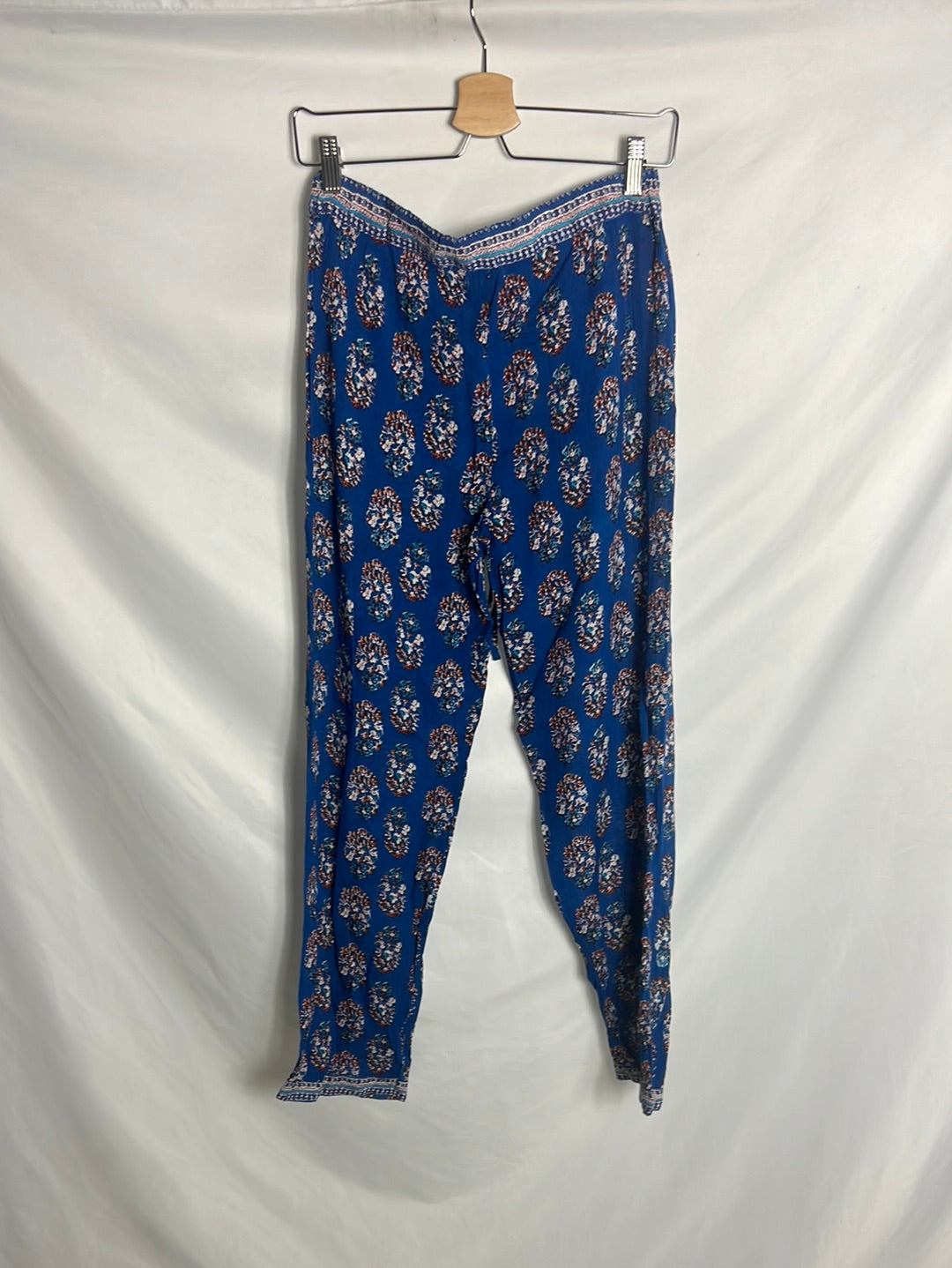 NATURA. Pantalón  azul fluido estampado. T M