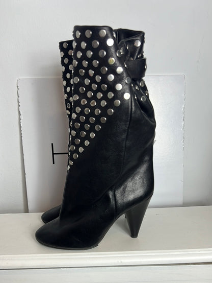 ISABEL MARANT. Botas negras piel tachuelas. T 40