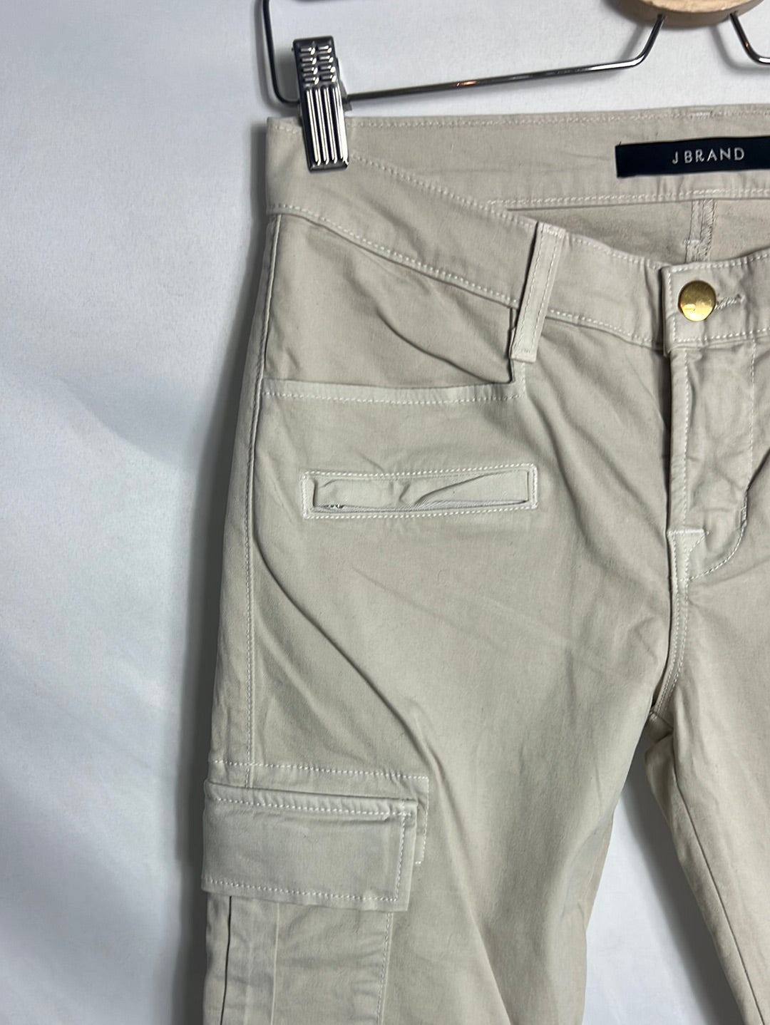 J BRAND. Pantalón beige bolsillos . T 27(36)