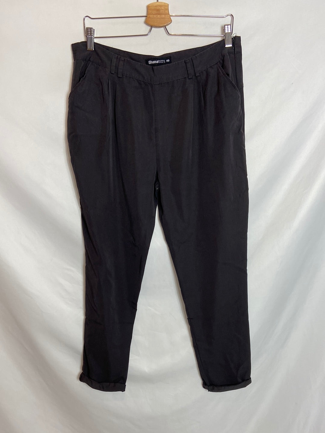 SHANA. Pantalón fluido gris T.40