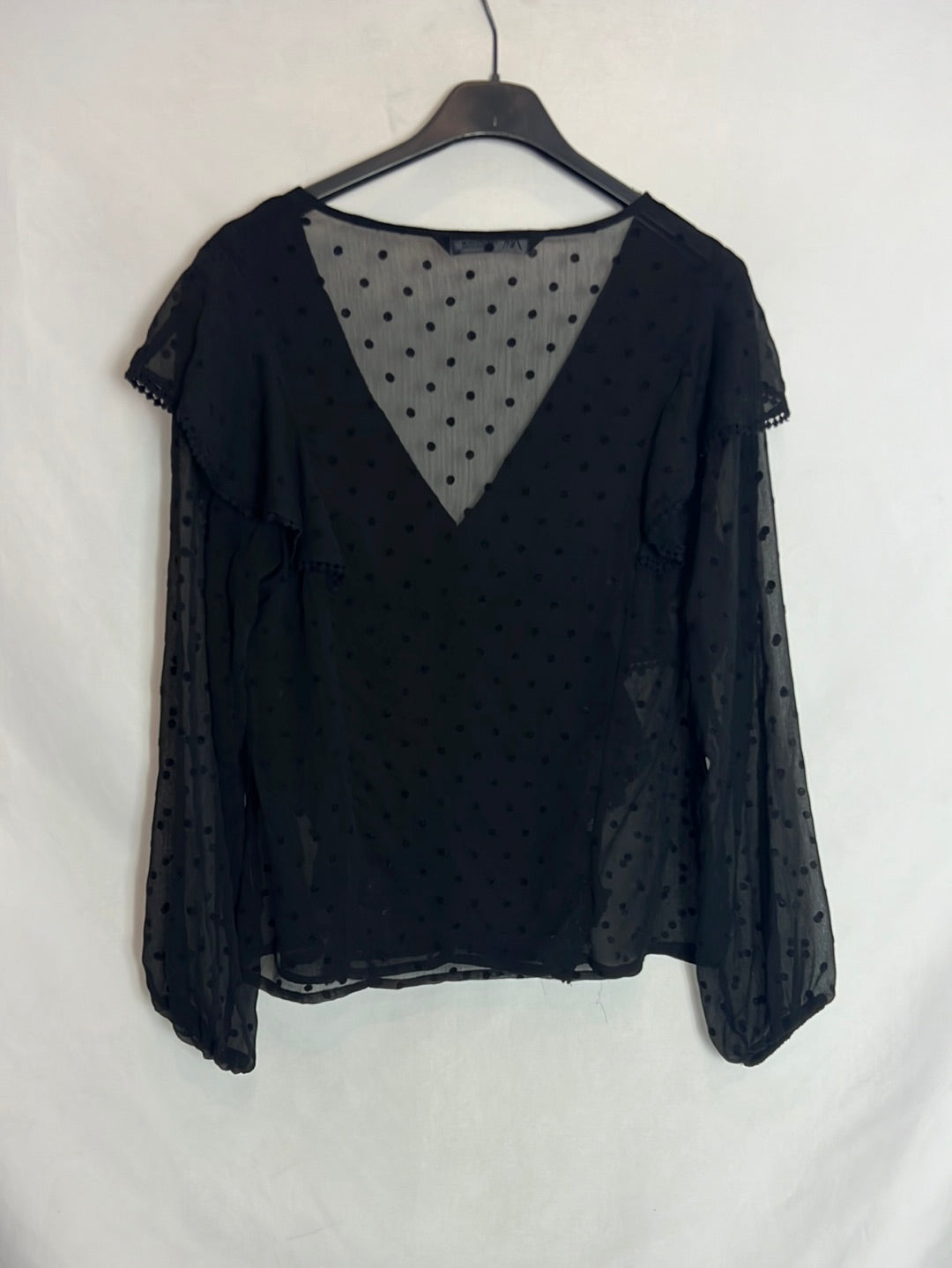 ZARA. Blusa negra semitransparente topitos. T S