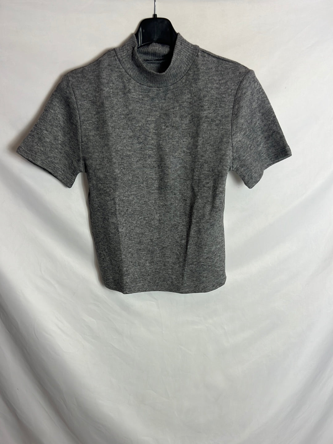 ZARA. Top gris cuello perkins T.l