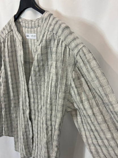 ZARA. Blusa gris textura T.13-14 años (s)