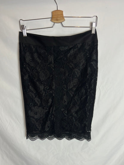 PINKO. Falda negra encaje. T 36