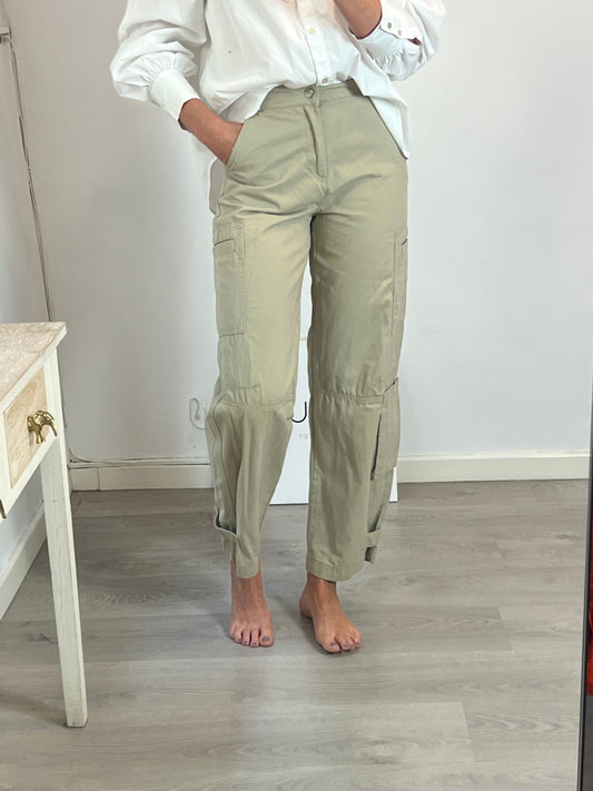 H&M. Pantalón beige bolsillos T.36