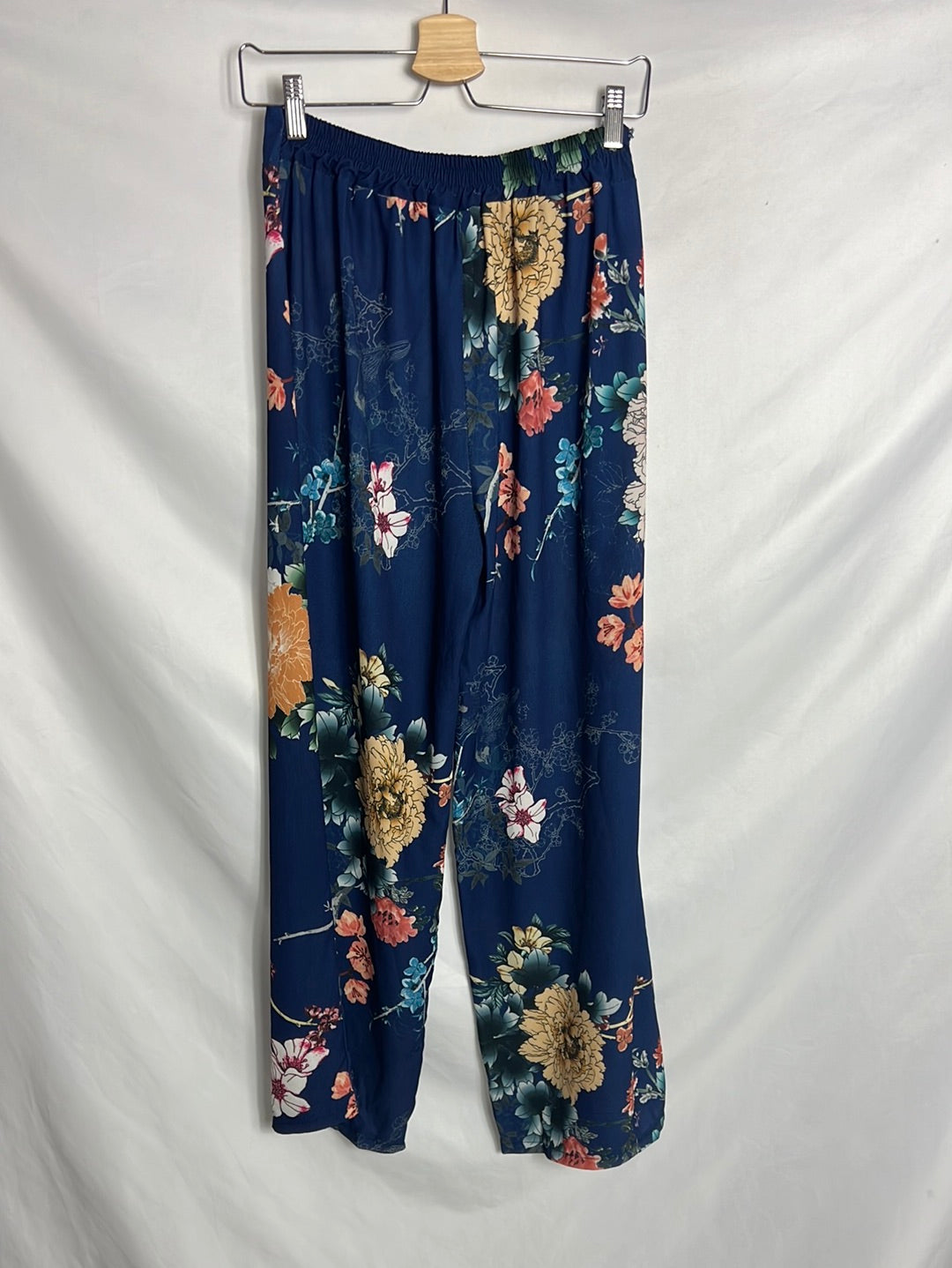 OTRAS. Pantalón fluido azul flores. T M