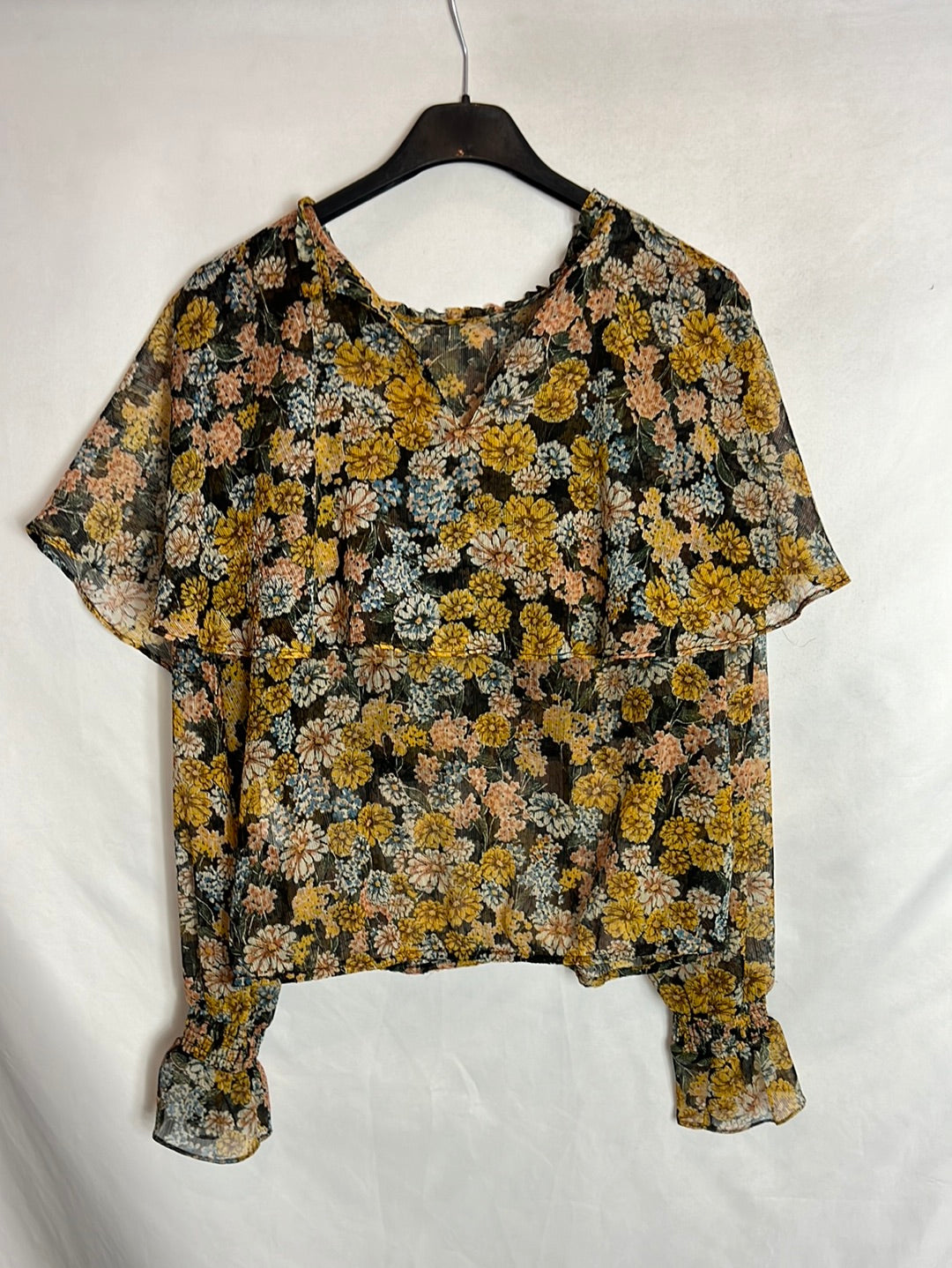 ZARA. Blusa flores semitransparente T.m