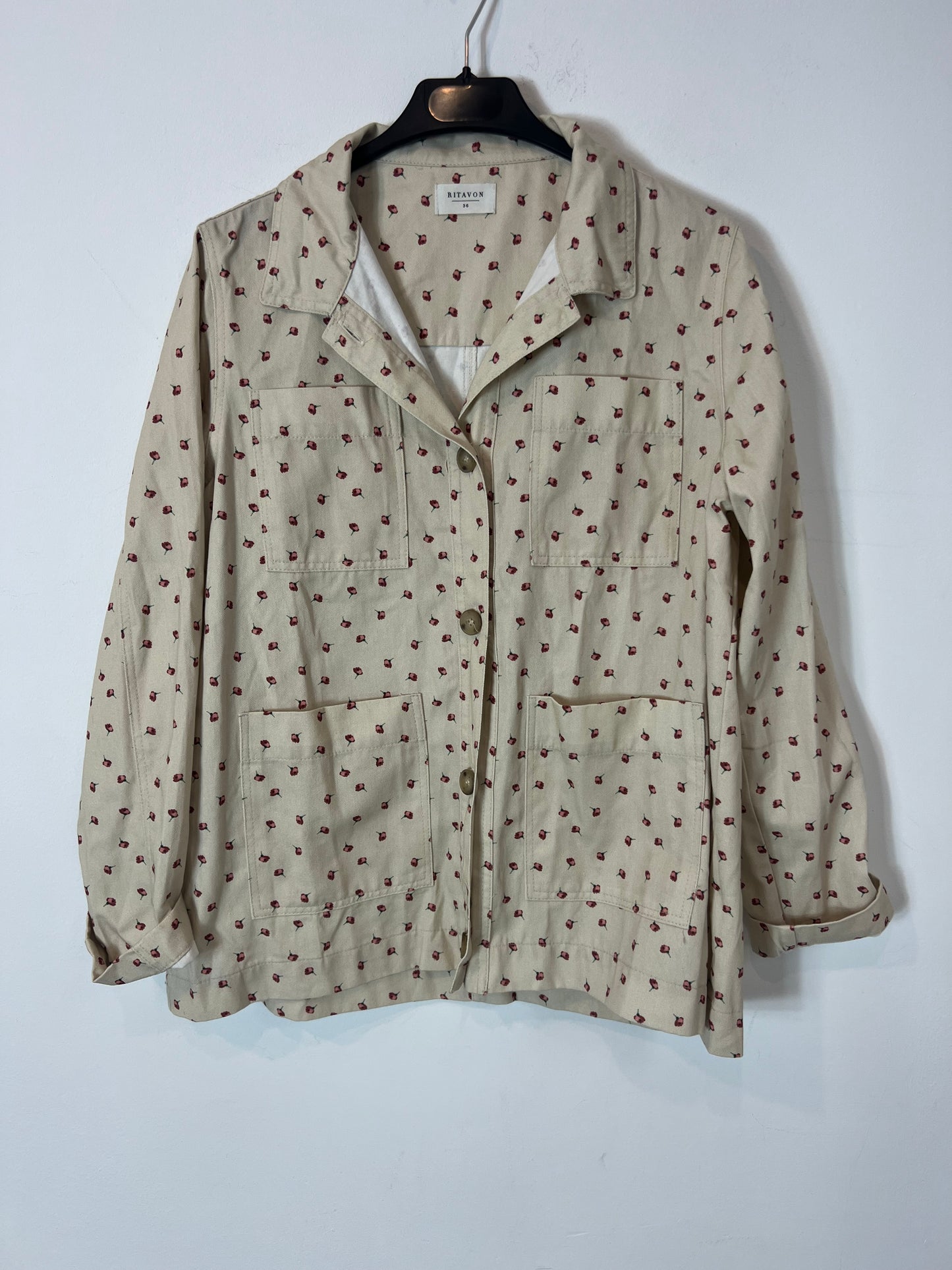 RITAVON. sobrecamisa/chaqueta beige flores T.36