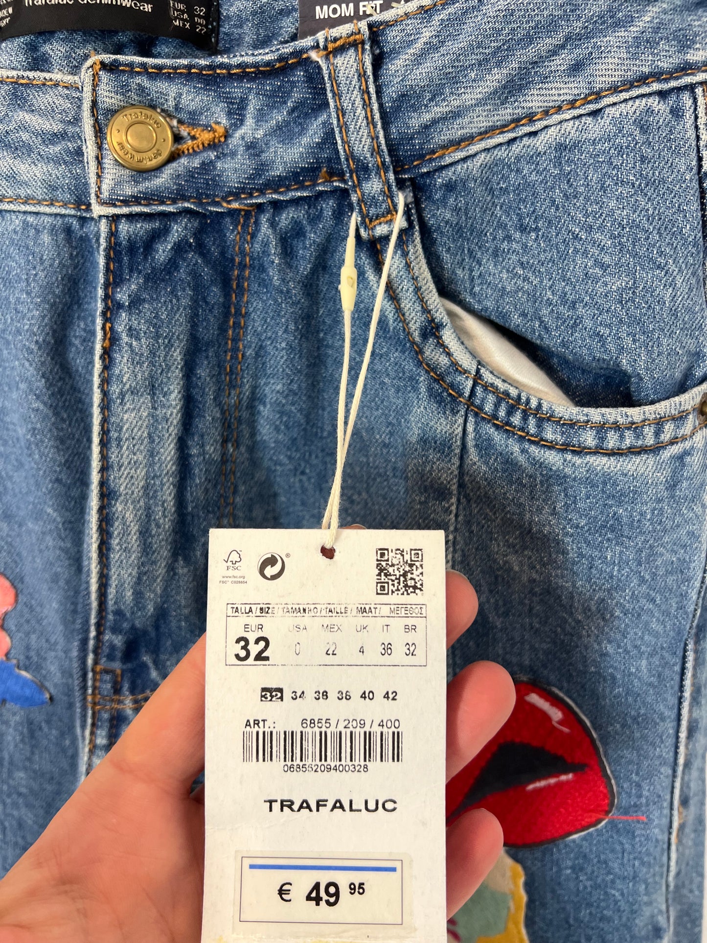 ZARA. Pantalón denim parches T.32