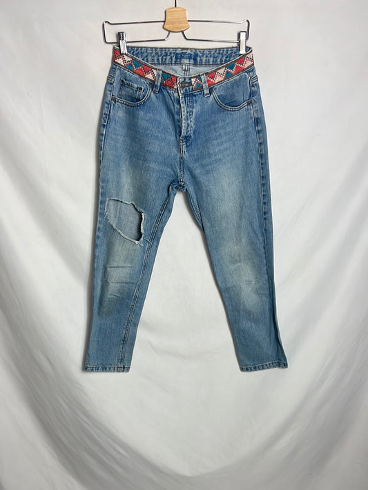 PULL&BEAR. Pantalón vaquero detalle cintura. T 34