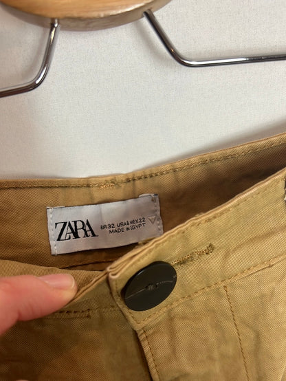 ZARA. Pantalón slouchy camel. T 32