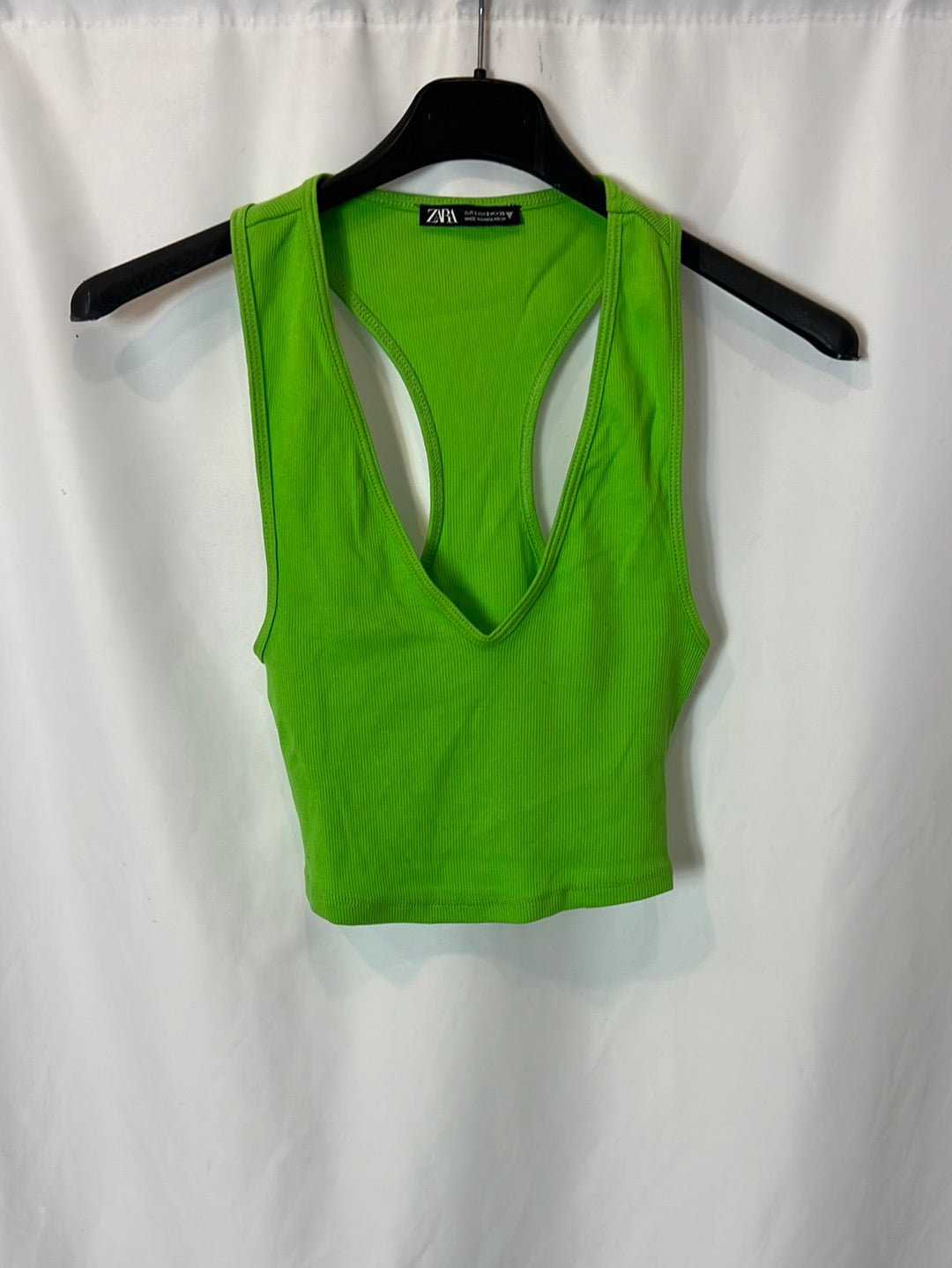 ZARA. Crop top verde canalé. T S