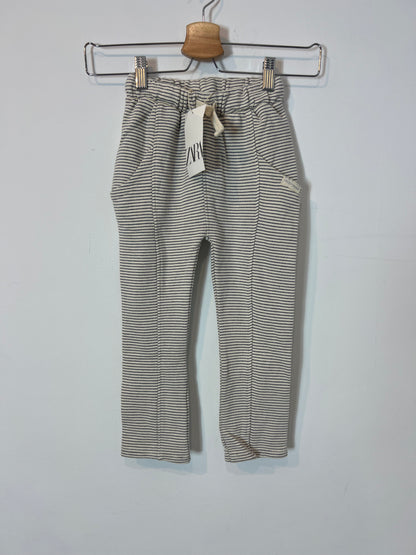 ZARA. Pantalón felpa rayas. T 4-5 años