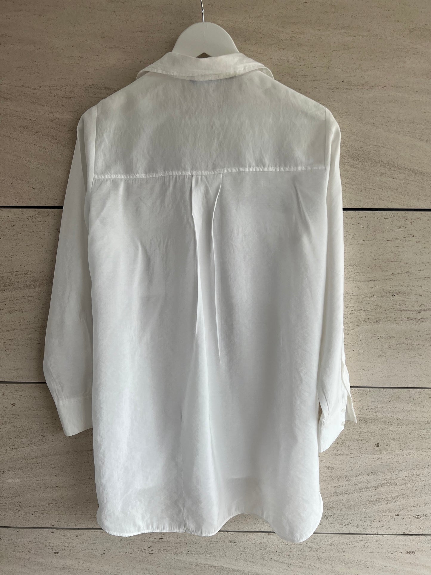 ZARA. Blusa blanca textura bolsillos. T M