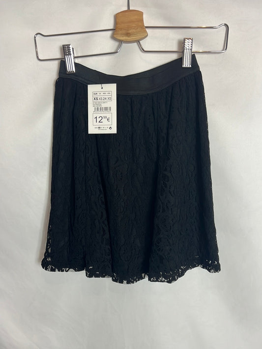 SHANA. Falda corta negra encaje. T XS