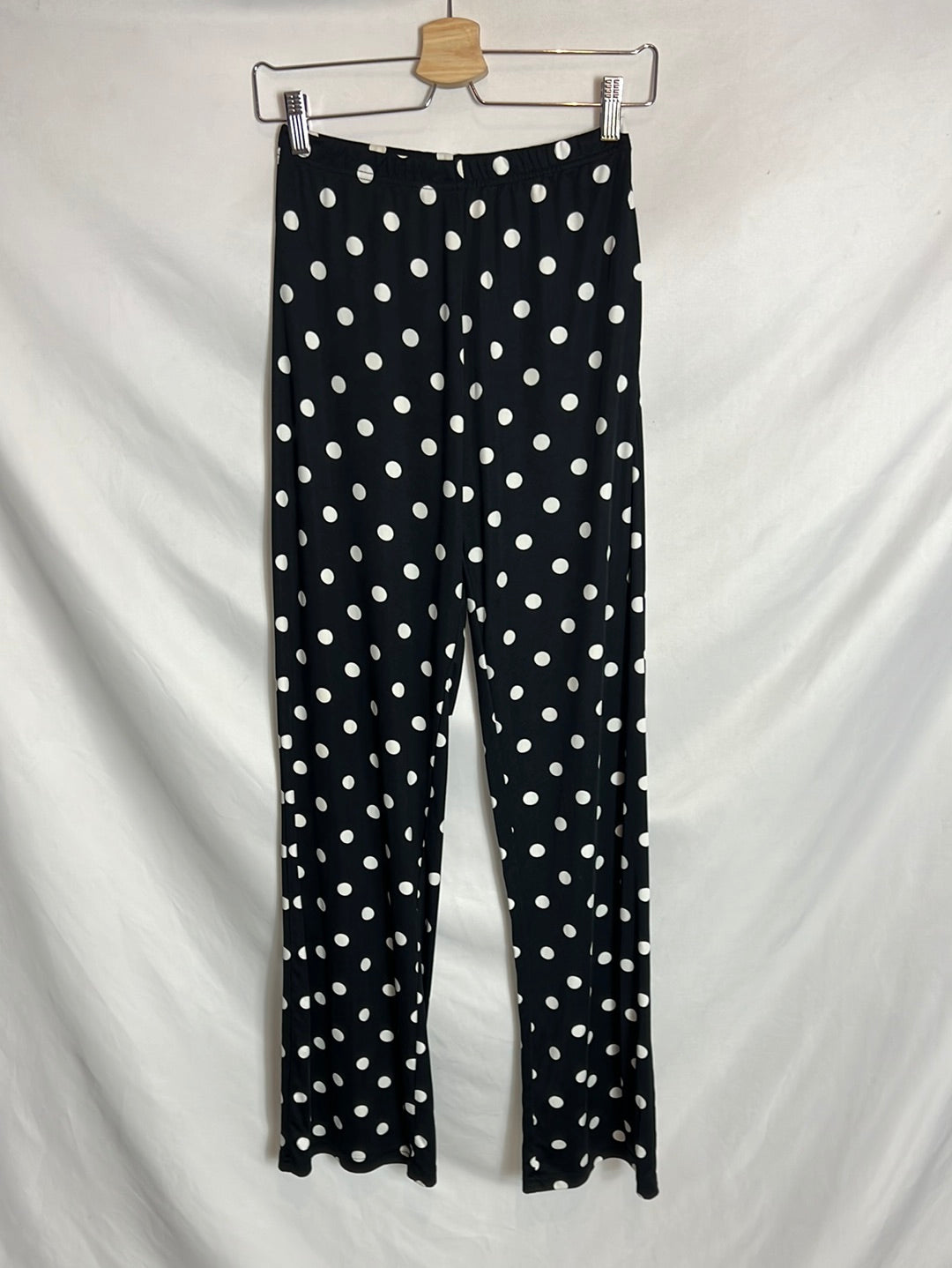 SFERA. Pantalón negro lunares  T S