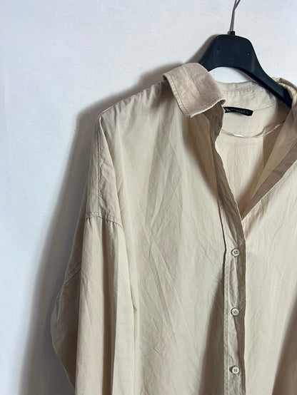 ZARA. Camisa beige estilo oversized . T S