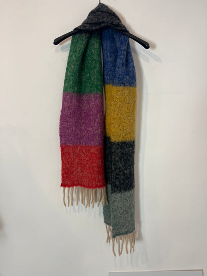 BECK SÚNDERGAARD. Bufanda alpaca colores