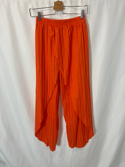 OTRAS. Conjunto naranja plisado. T XS/S