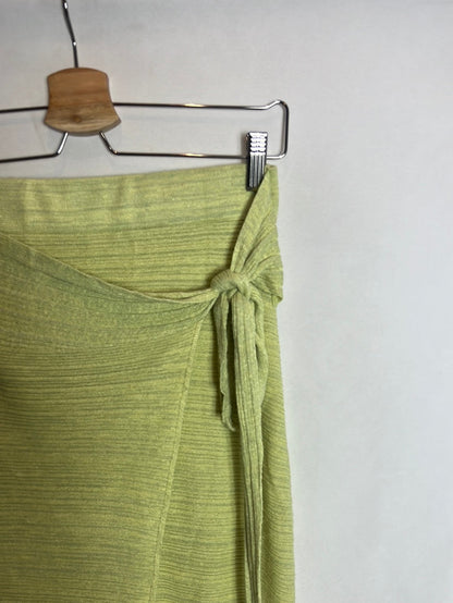 MANGO. Total look verde textura. T XS/S