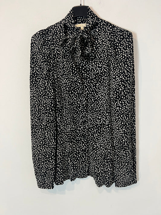 MAJE. Blusa negra fluida estampada. T 2(M)