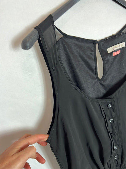 BERSHKA. Vestido negro corto volantes. T M