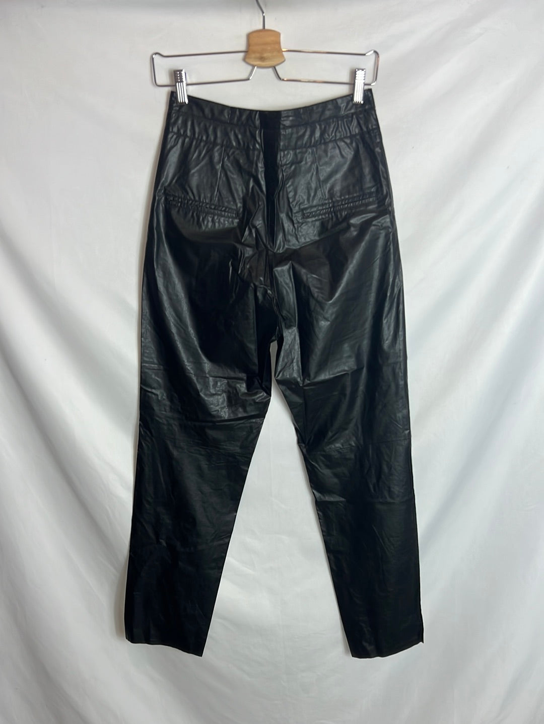 ISABEL MARANT. Pantalón negro textura. T 34