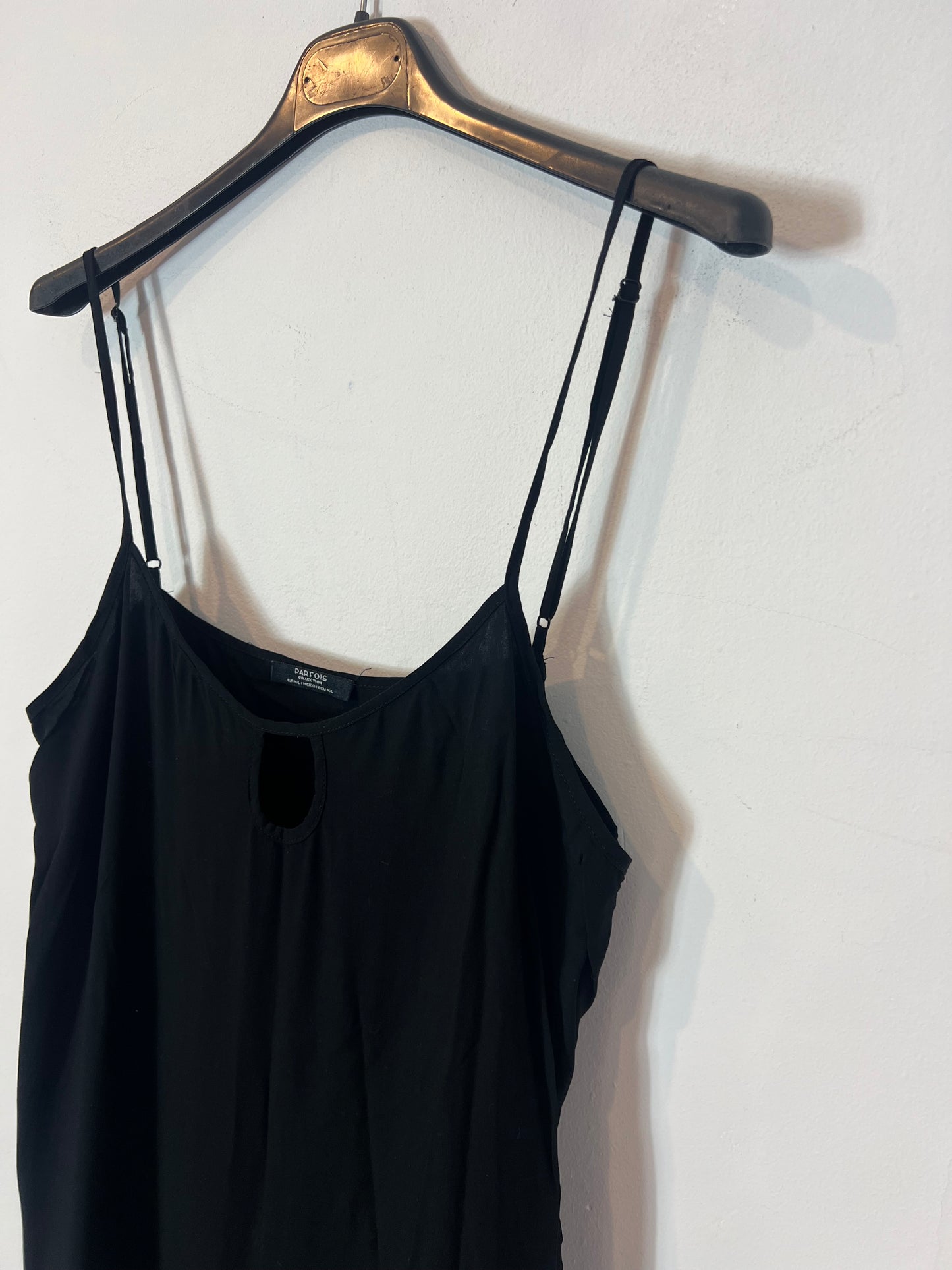 PARFOIS. Vestido largo negro tirantes. T M/L