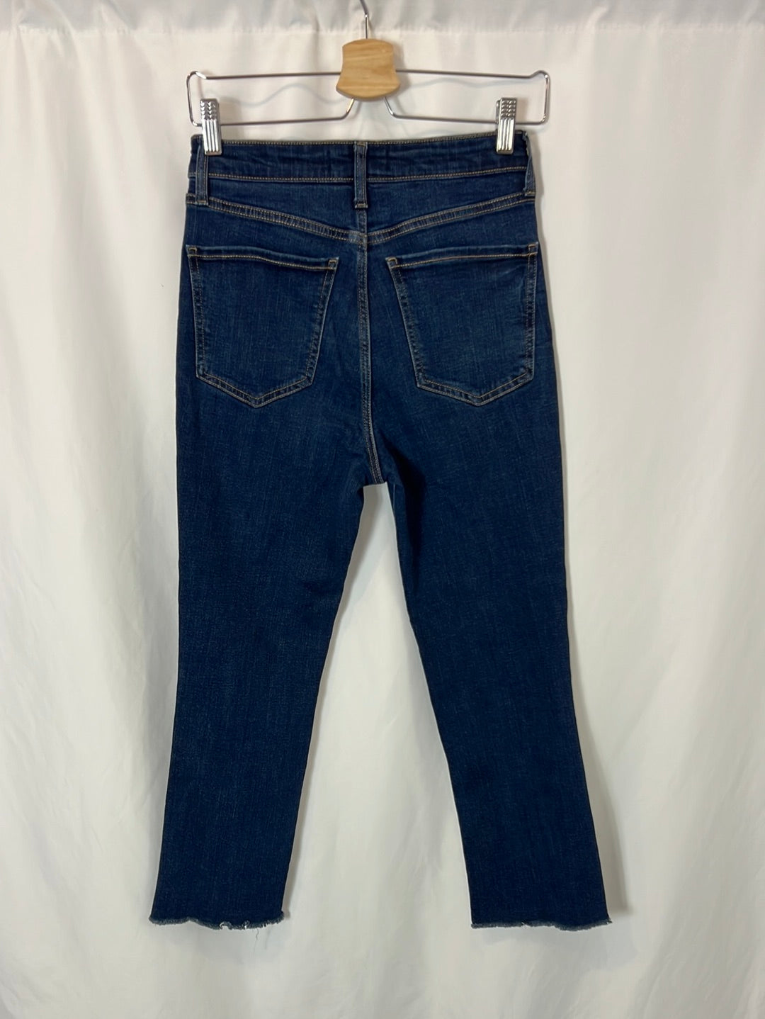 ZARA. Pantalón denim crop acampanado T.38