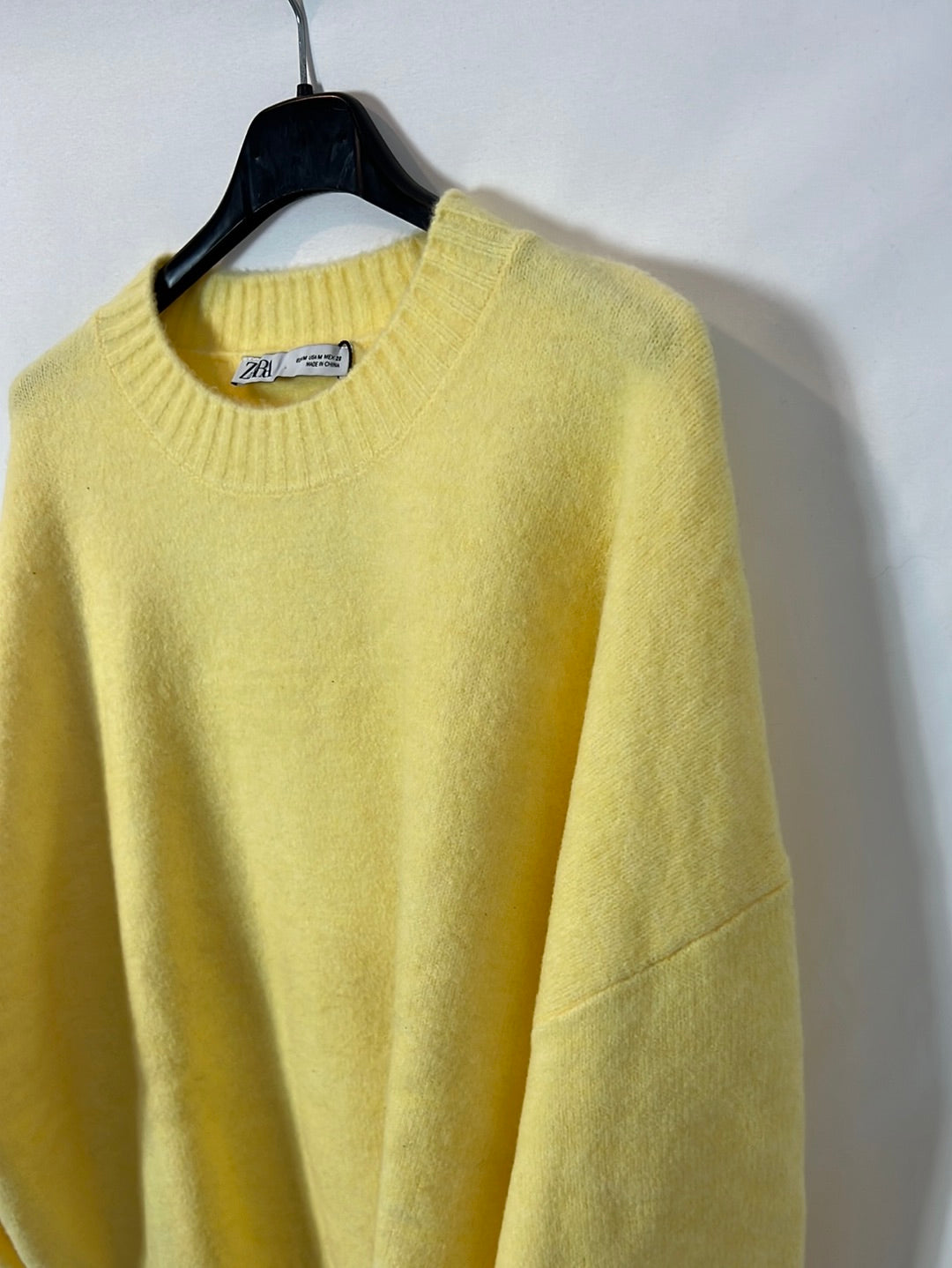 ZARA. Jersey amarillo claro. T m