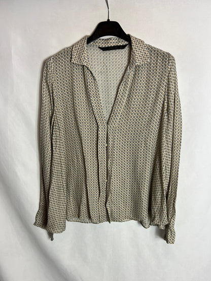 ZARA. Blusa beige estampada. T L